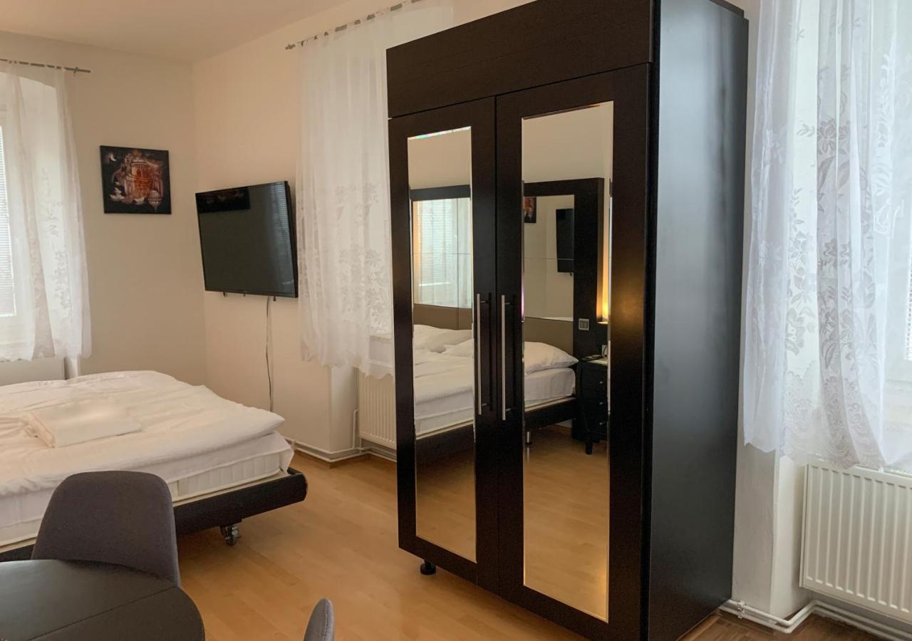 Penzion Mlynicky Dvur Cervena Voda Exterior foto