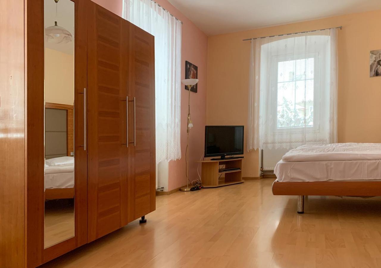Penzion Mlynicky Dvur Cervena Voda Exterior foto