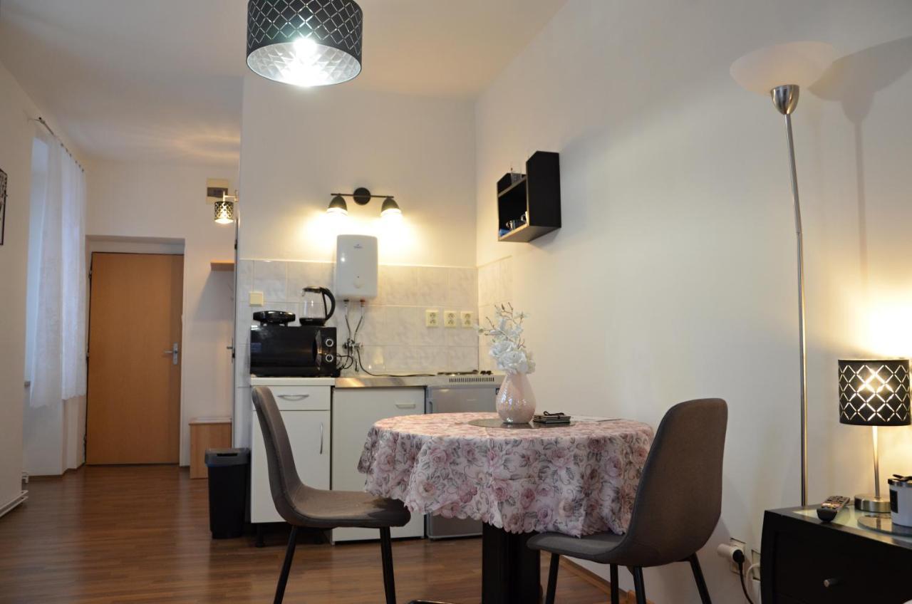 Penzion Mlynicky Dvur Cervena Voda Exterior foto